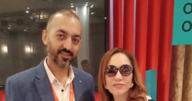 أحلام مستغانمى من معرض الشارقة للكتاب: أنا مريضة بعروبتى.. ولست ضد الرجل.. والقارئ لا يغفر الكذب.. وأعمالى خالية من البذاءة.. وهناك مؤامرة لإلغاء كلمة عربى.. والصدق الوصفة الحقيقية لنجاح الكاتب