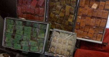 التحفظ على 6 أطنان سلع غذائية مجهولة المصدر داخل مصنعى حلوى بسوهاج