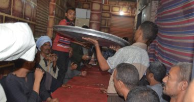 شاهد.. "وليمة المولد" عادة أهالى الأقصر احتفالا بالمولد النبوى