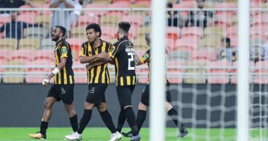 رومارينهو وفيلانويفا فى تشكيل الاتحاد ضد الفيحاء بالدورى السعودى