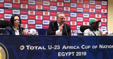 شوقى غريب: الفوز مهم فى الافتتاحيات والشد العصبى سبب إصابات اللاعبين 