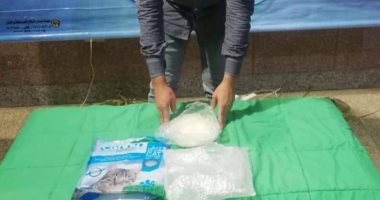 جمارك قرية البضائع بمطار القاهرة تضبط محاولة تهريب كمية من مخدر الآيس 