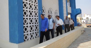 صور.. تطوير قرية الحجاج وتوصيل المرافق 43 محلا للقضاء على الباعة الجائلين بالسويس 
