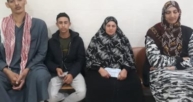 صور.. بدء الفحوصات الطيبة لعلاج أطول رجل بالشرقية وشقيقته 