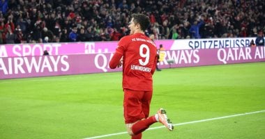كلاسيكو ألمانيا.. ليفاندوفسكي يمنح البايرن التقدم في الشوط الأول "فيديو"