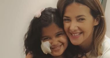 شاهد.. دنيا سمير غانم تحقق أمنية طفلة بعد تعرضها لحادث أليم