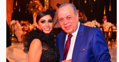 روجينا تتغزل فى زوجها أشرف زكى وتروى مواقف تبرز شهامته 