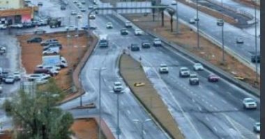شاهد.. أمطار غزيرة تضرب مدينة حائل بالسعودية 