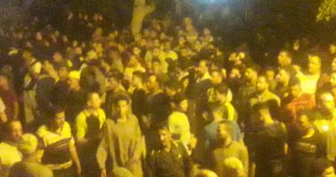 فيديو.. أهالى المنوفية يشيعون جثامين 4 أشخاص سقطوا فى بالوعة صرف صحى