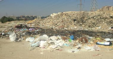 القمامة منتشرة بالهضبة الوسطى فى المقطم.. والأهالى يطالبون بحل المشكلة