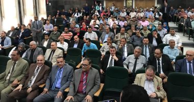 محافظ الغربية ووزير القوى العاملة يشهدان توقيع اتفاقيات عمل جماعية 