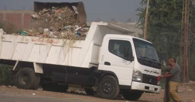 إزالة 25 حالة إشغالات ورفع 119 طن قمامة من شوارع سمسطا جنوب بنى سويف