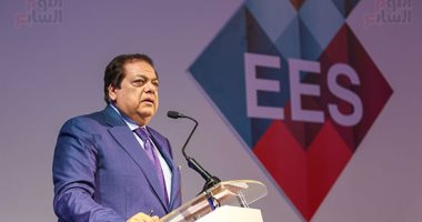 رجال الأعمال يستعرضون رؤى المستقبل بقمة مصر الاقتصادية