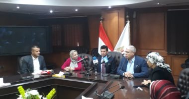 شوبير وحياة خطاب فى حفل تكريم وزارة الرياضة لأول طفل يصعد قمة جبل موسى