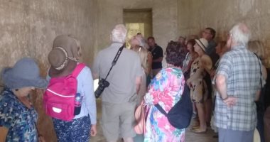 فيديو وصور.. وفود سياحية من 7 دول تزور المناطق الأثرية بالمنيا