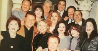 ناهد السباعى تحيى الذكرى الثالثة لرحيل محمود عبد العزيز بصورة نادرة 