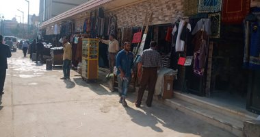 نقل الباعة الجائلين من محيط مسجد الاستقامة بميدان الجيزة وتخصيص 21 باكية مجهزة