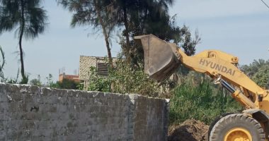 صور.. رفع 435 حالة إشغال وإزالة 8 تعديات على أراض زراعية فى بنى سويف