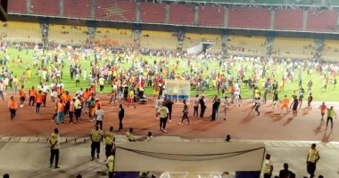 تصفيات افريقيا 2021.. جماهير الكاميرون تقتحم الملعب بعد التعادل مع كاب فيردى