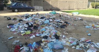 الطريق أصبح مستودعا للقمامة.. شكوى قارئ مقيم فى سوهاج