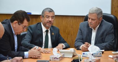 صور  "إسكان البرلمان " تبحث مع محافظ قنا خريطة المشروعات التنموية 
