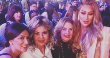 شاهد يسرا ومايا دياب وبوسى شلبى فى أحد عروض الأزياء بالسواريه
