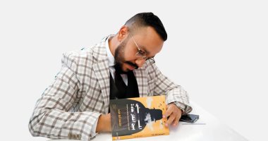 قرأت لك .. كتاب "المشى بين أفكار حادة" يرصد تفاصيل الحياة اليومية