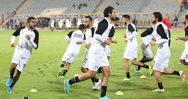 شاهد .. إحماءات لاعبي المنتخب الوطني قبل مواجهة كينيا 
