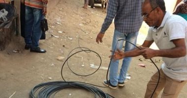 صيانة أعمدة الإنارة والكشافات بالجهود الذاتية بقرية الصناديد فى طنطا