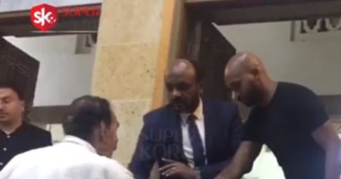 كاميرا سوبر كورة ترصد حوارا جانبيا بين شيكابالا وتيجانا فى عزاء علاء على