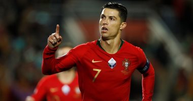 الأحد الكروى فى ملاعب أوروبا.. البرتغال تبحث عن تذكرة التأهل إلى يورو 2020فى لوكسمبورج.. المجد ينتظر كريستيانو رونالدو بعد "الهاتريك 55".. الغيابات تضرب إنجلترا قبل لقاء كوسوفو.. وديشامب يحتفل بالمئوية مع فرنسا