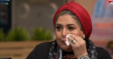 صابرين تبكى فى "أنا وبنتى".. وتعلق: "يا بخت من يخدم أبوه وأمه"