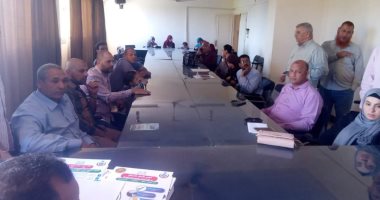 صور .. تدريب أصحاب صالونات الحلاقة ببنى سويف على الوقاية من إنتقال العدوى