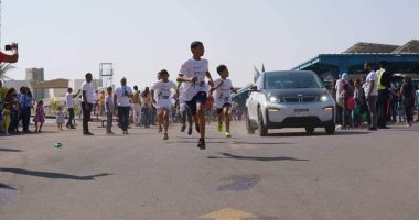 صور.. لأول مرة انطلاق ماراثون " 57357" من شرم الشيخ بمشاركة 1000 متسابق 
