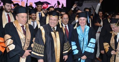 صور .. وزير التعليم العالى ومحافظ شمال سيناء وحسن راتب فى احتفالية جامعة سيناء بتخريج دفعة جديدة 