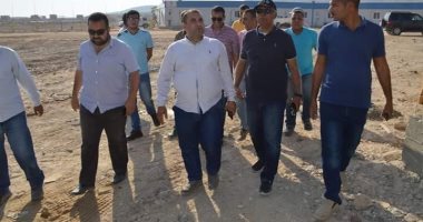 مساعد نائب وزير الإسكان يتفقد مشروعات مدينتي سوهاج وأخميم الجديدتين