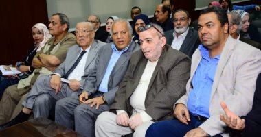 مثقفون: مواقع التواصل الاجتماعى تحولت لخطر على كل شىء فى الوطن