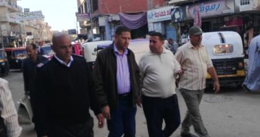 إحاله 7 موظفين للتحقيق ورفع 110 طن قمامة وتنظيف منطقة المقابر بمركز الدلنجات بالبحيرة
