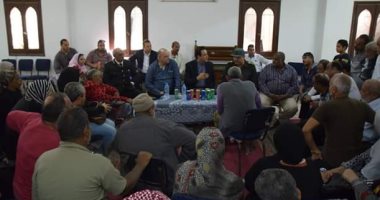 نائب محافظ القاهرة يجتمع بأصحاب ورش عين الحياة لبحث صرف تعويضات لهم