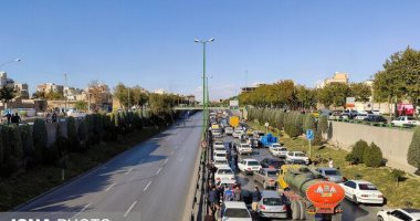 وكالة فارس: اعتقال 1000 شخص وحرق أكثر من 100 بنك خلال الاحتجاجات بإيران