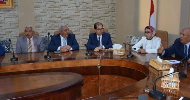 محافظ الوادى الجديد يستقبل وفد جامعة الأزهر لبحث إنشاء فرع بالمحافظة 