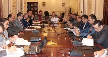 لجنة القوى العاملة توافق مبدئيا على مشروع قانون فصل الموظف متعاطى المخدرات.. انقسام حول إنهاء الخدمة مباشرة أو التدرج فى العقوبة.. صندوق مكافحة الإدمان: يهدف لتحقيق الردع العام.. و2% نسبة تعاطى الخاضعين للتحليل