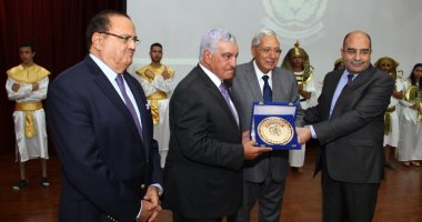 زاهى حواس: مصر فيها 124 هرما ولايوجد زئبق أحمر بمقابر الفراعنة 