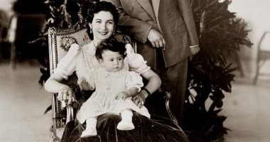 ماذا تعرف عن الأميرة فريال أكبر بنات آخر ملوك مصر فاروق الأول؟