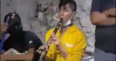 نجوى قاسم تنشر فيديو لعازف وسط تظاهرات العراق
