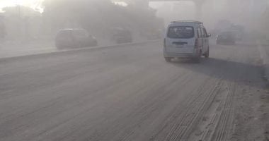 شكوى من تراكم الأتربة بمدخل شارع الأربعين فى جسر السويس