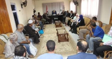 محافظ سوهاج يوجه بدعم النساجين والنوالين حفاظاً على الحرف التراثية