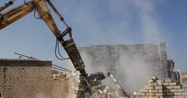 تنفيذ 5 قرارات إزالة للتعدى على أراضى الدولة ببرج العرب 