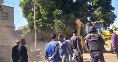 صور .. إزالة تعديات على ١٤ فداناً و600 متر بأسوان و 199 بالغربية