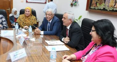 رئيس جامعة المنوفية يعقد لجنة المختبرات والأجهزة العلمية بكلية التربية النوعية